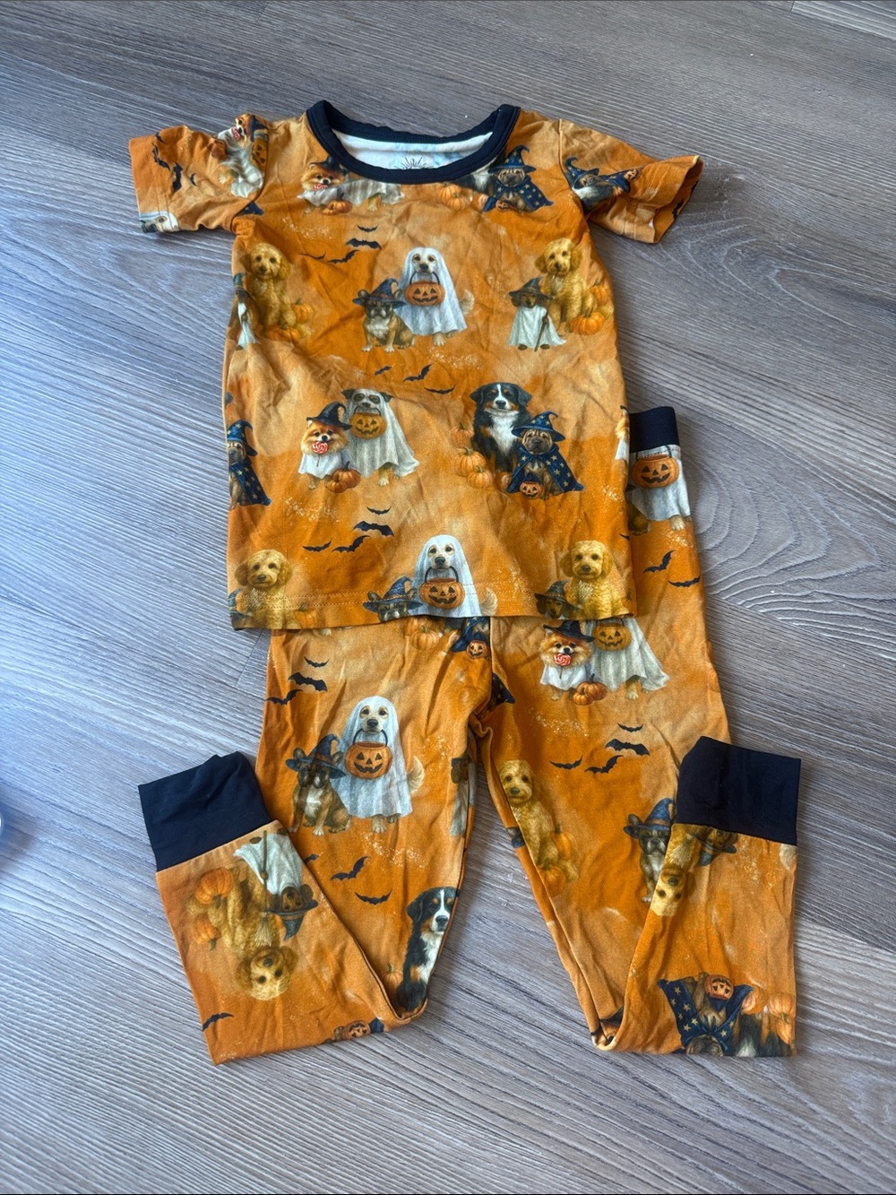 NWOT Riley & Rett Happy Howl-o-ween Lounge Set pajama set - 18-24m
